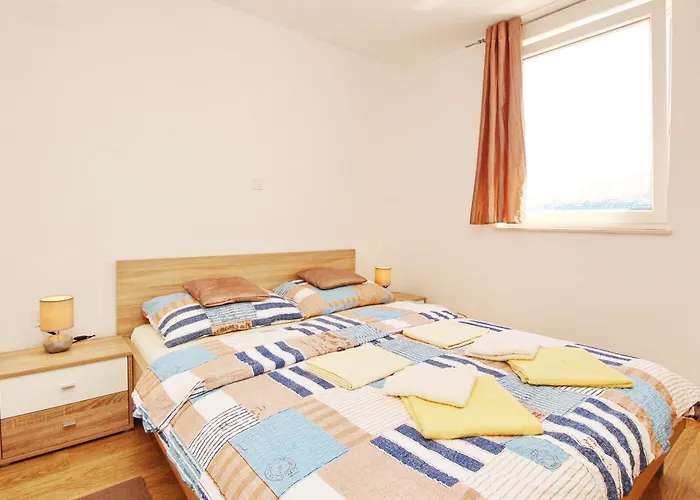 公寓 With Parking Space Baska, Krk - 22700
