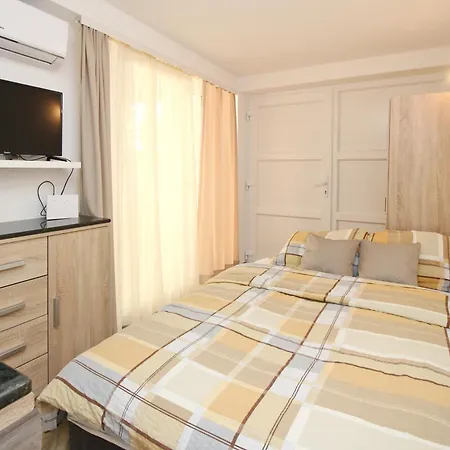 Apartment With A Parking Space Baska, Krk - 22700